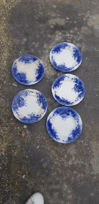 Conjunto pratos loiça sacavem