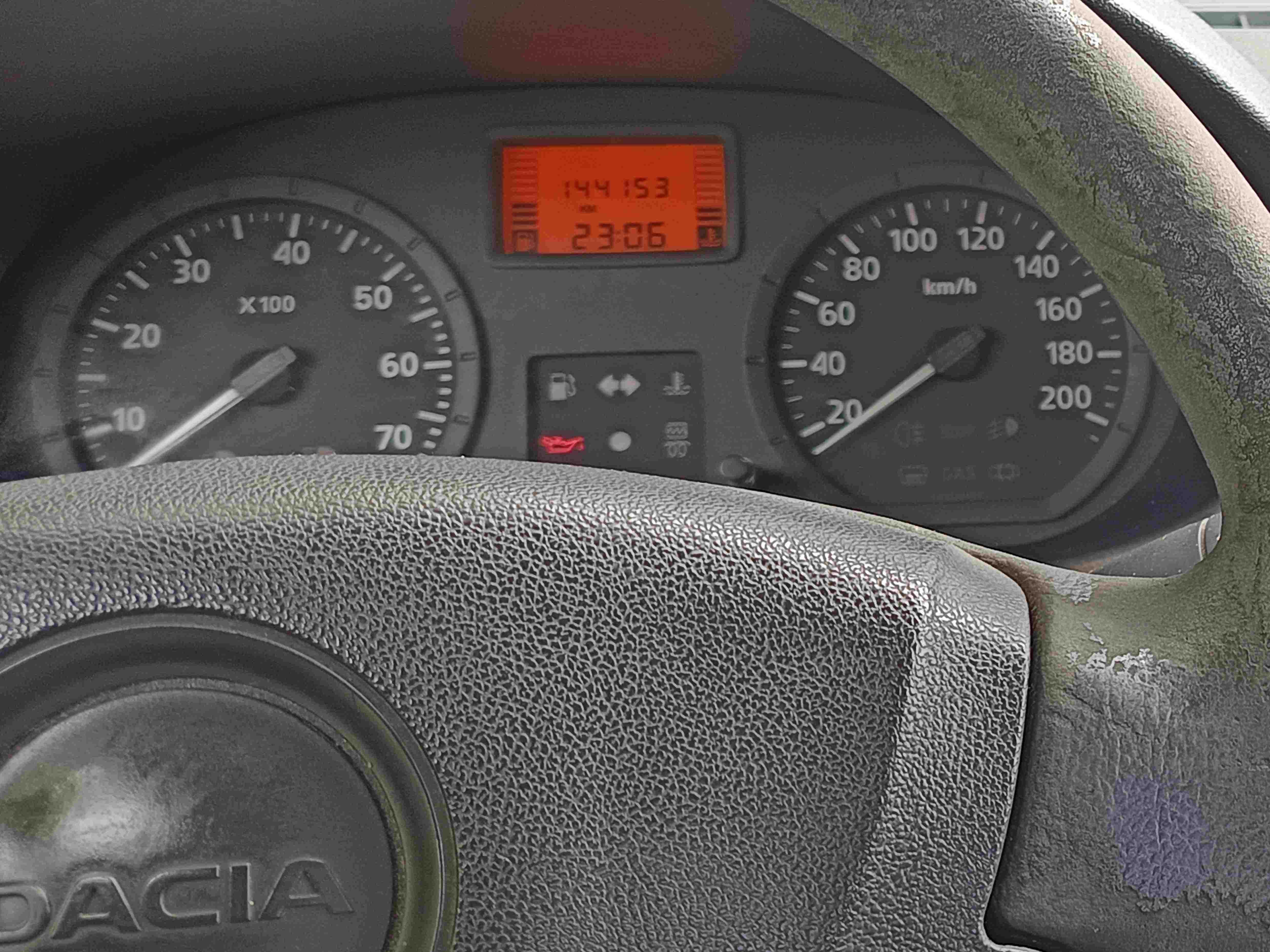 Dacia Logan 2009 r. z niskim przebiegiem