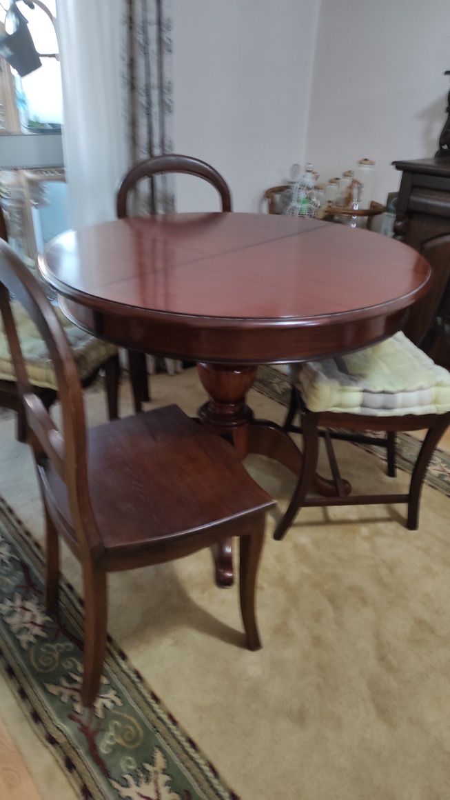 Mesa de jantar circular