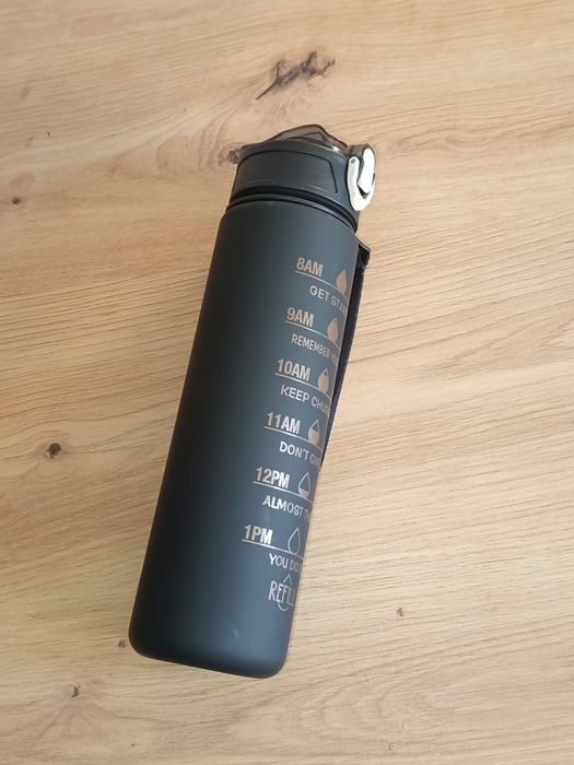 Nowa butelka na wodę 750ml