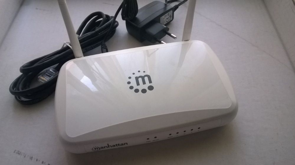 Router Intracom com WiFi e switch 4+1 ports