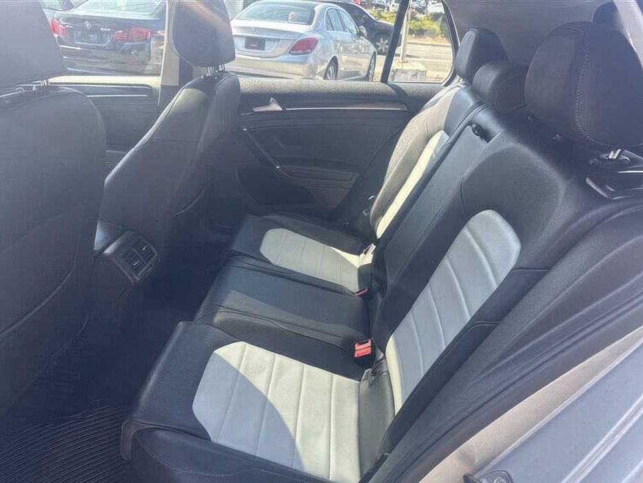 Volkswagen Golf      2015