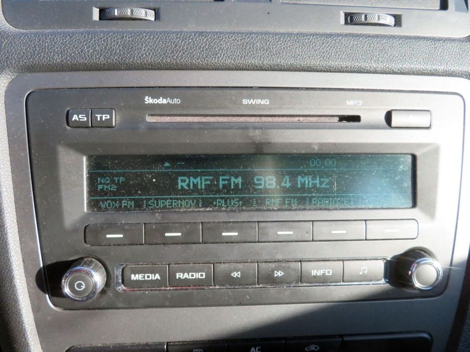 RADIO FABRYCZNE CD OCTAVIA II LIFT 1Z0035161M SKODA 2008-2013
