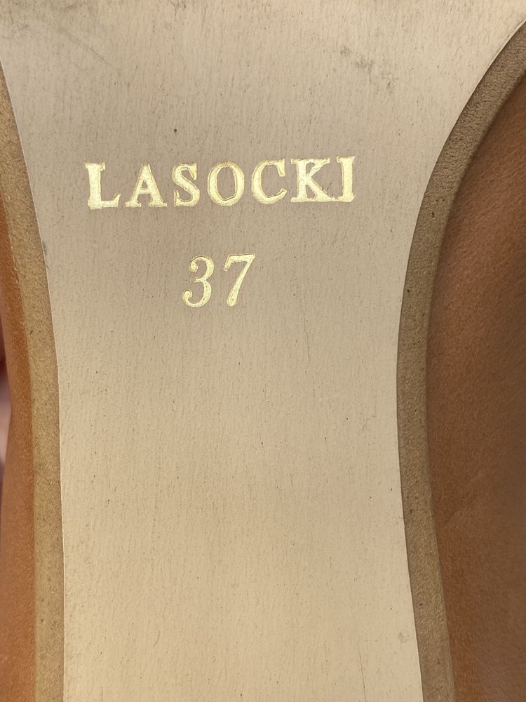 Buty na obcasie Lasocki