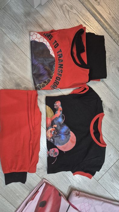 Posciel 135×200  pizamki muraculous biedronka i czarny kot 122/128