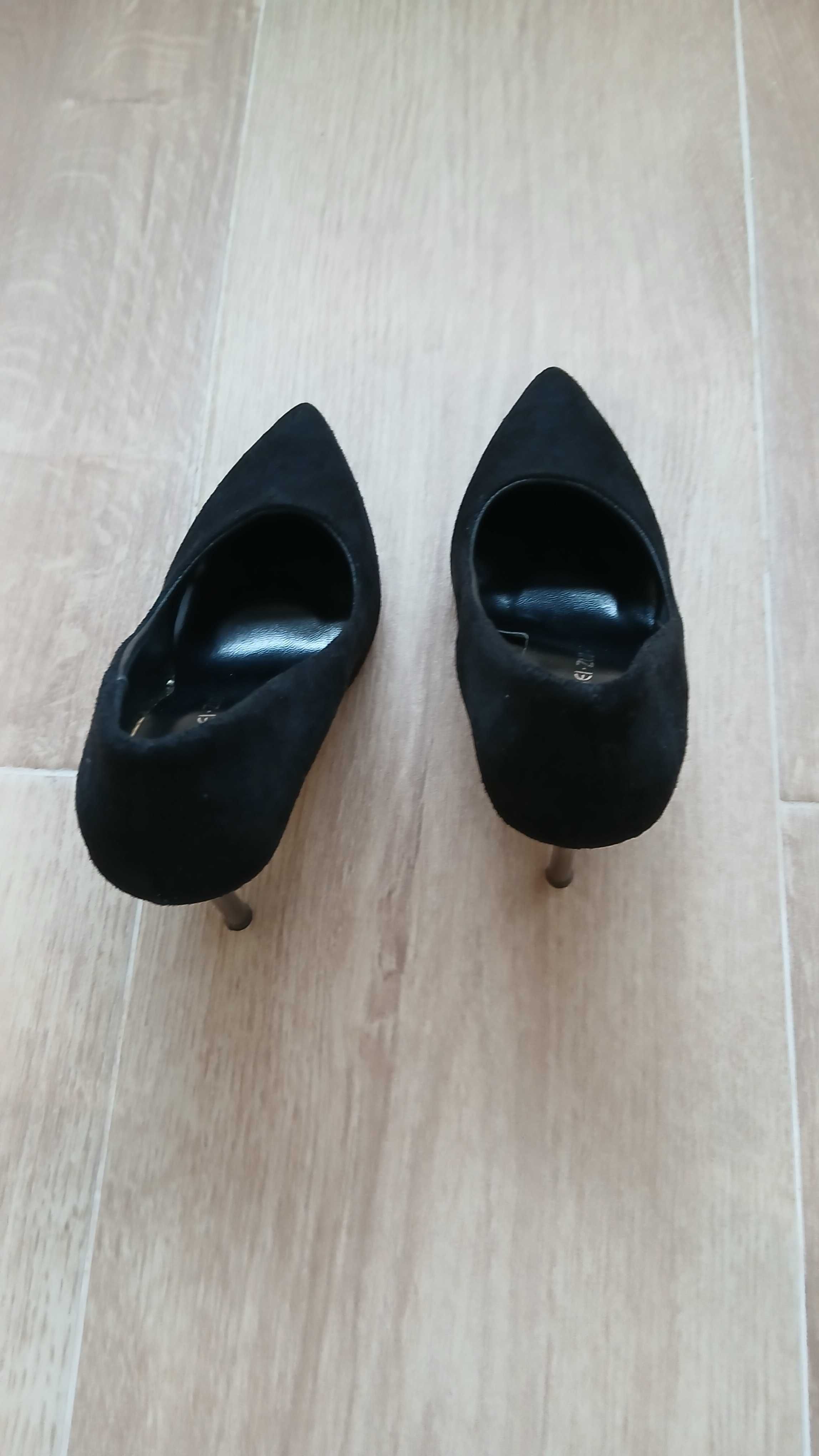 Sapato preto elegante