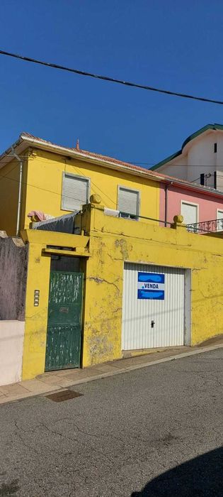 Conjunto de 4 Moradias para recuperaçao em Guifões