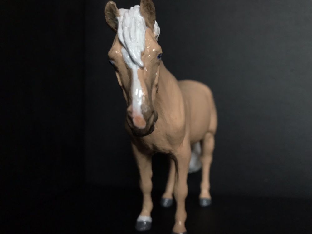 Klacz koń Collecta custom rasy Camargue