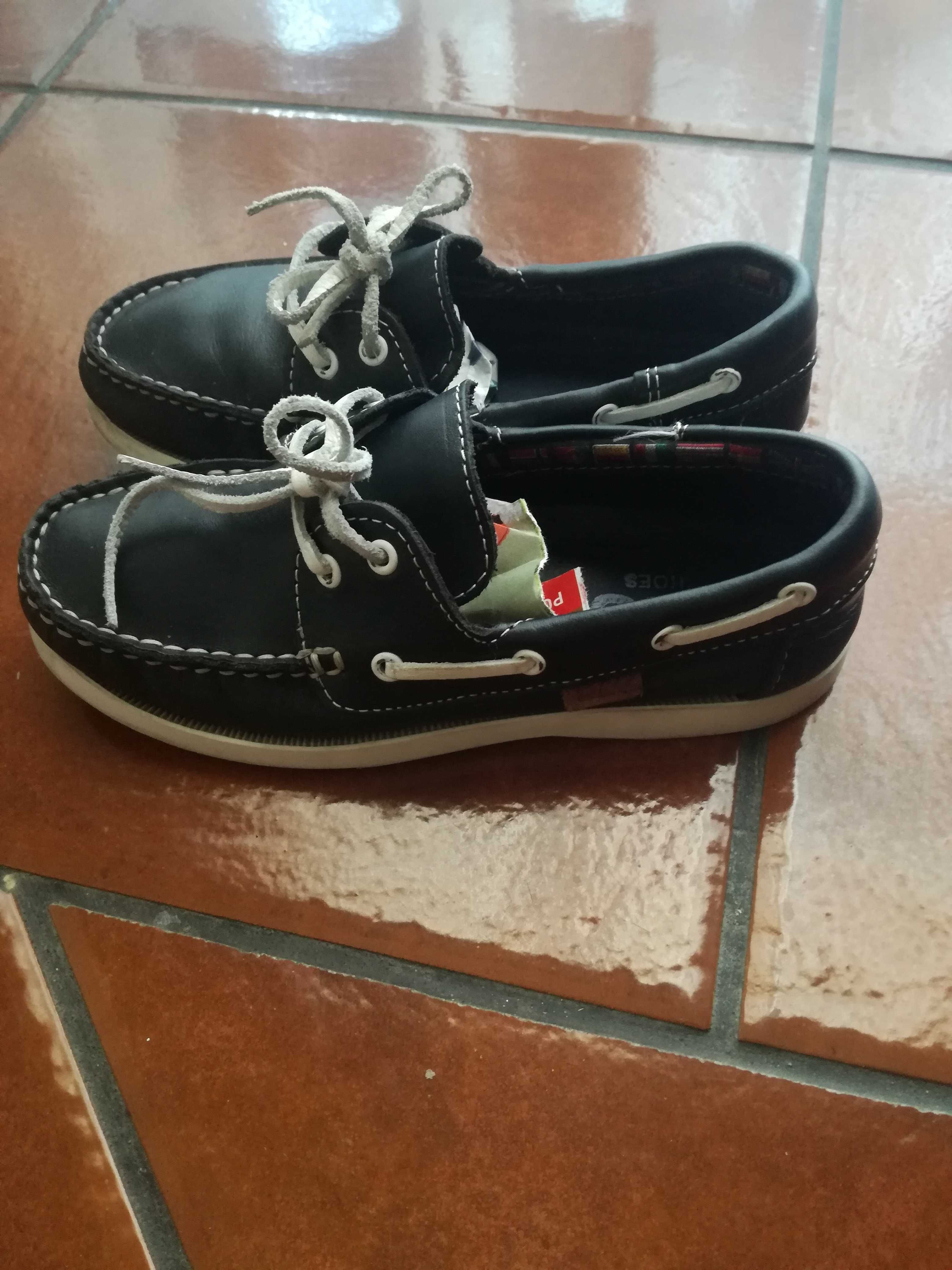 Vendo mocassins menino tam. 32