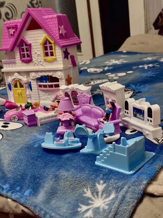 Домик с мебелью + пылесос