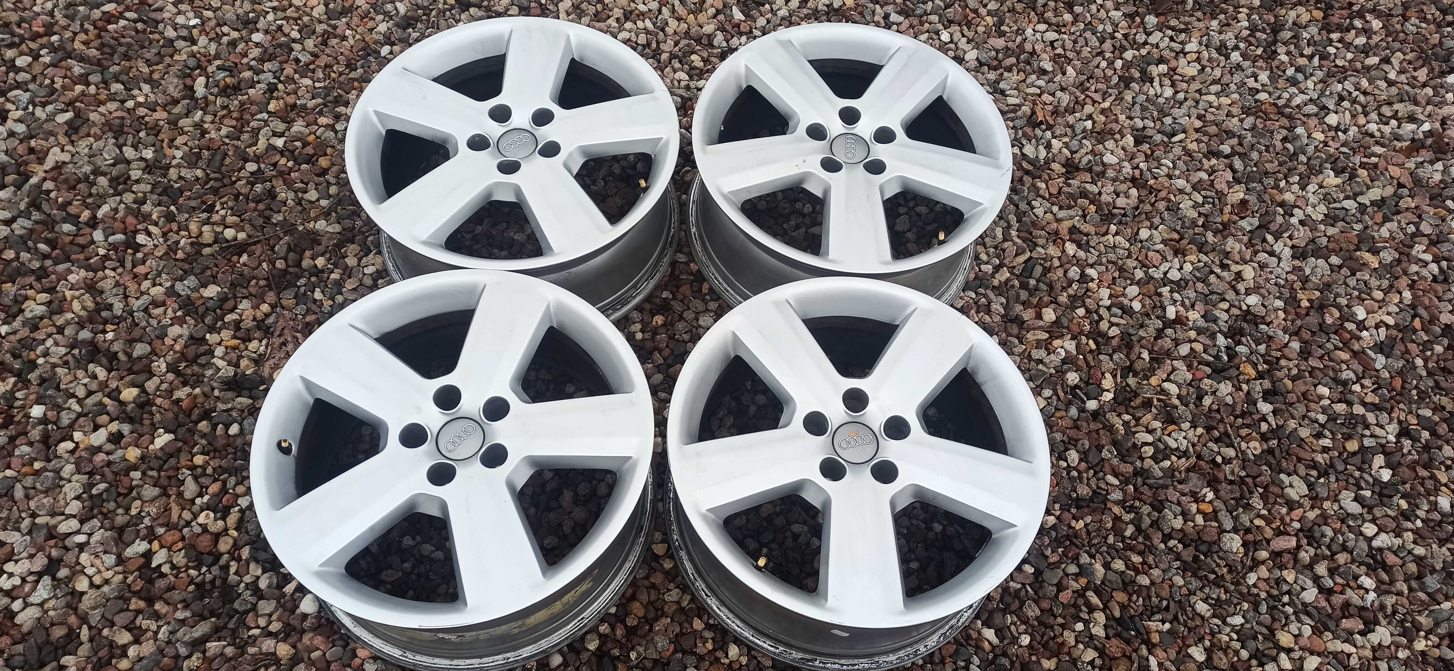 Audi RS6 S6 RS4 18'' Oryginalne ET20 komplet 5x112 8D0