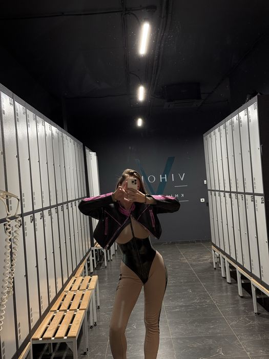 СЕКСУАЛЬНИЙ костюм з латексними вставками Lior