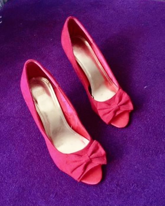 Czerwone szpilki z kolardą H&M 38