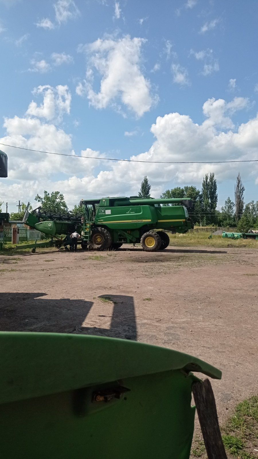 Продам John Deer W650