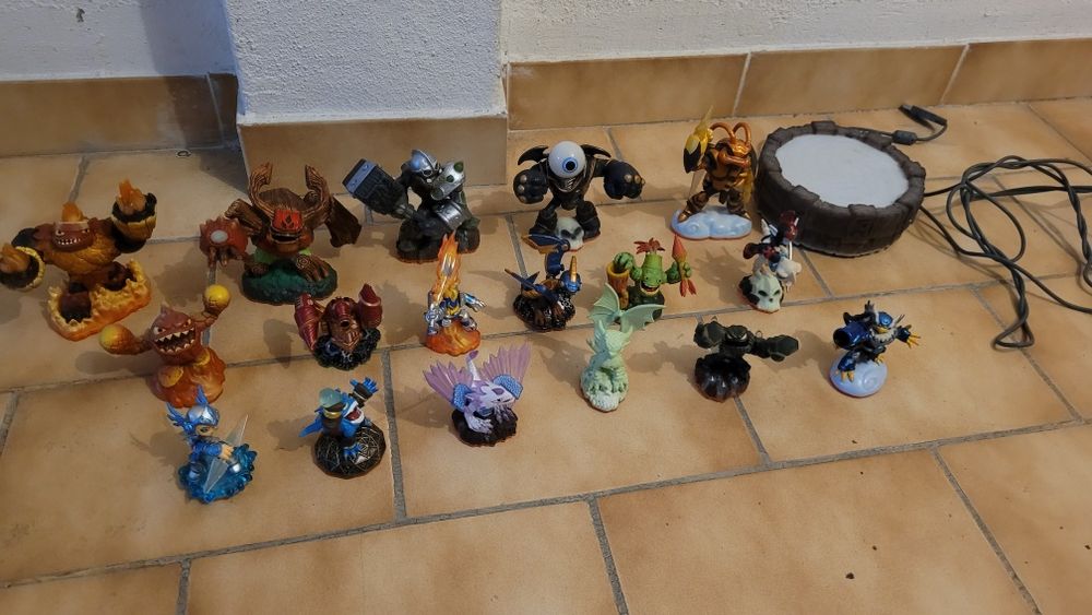 Skylanders Minifiguras, Base e Jogo DVD