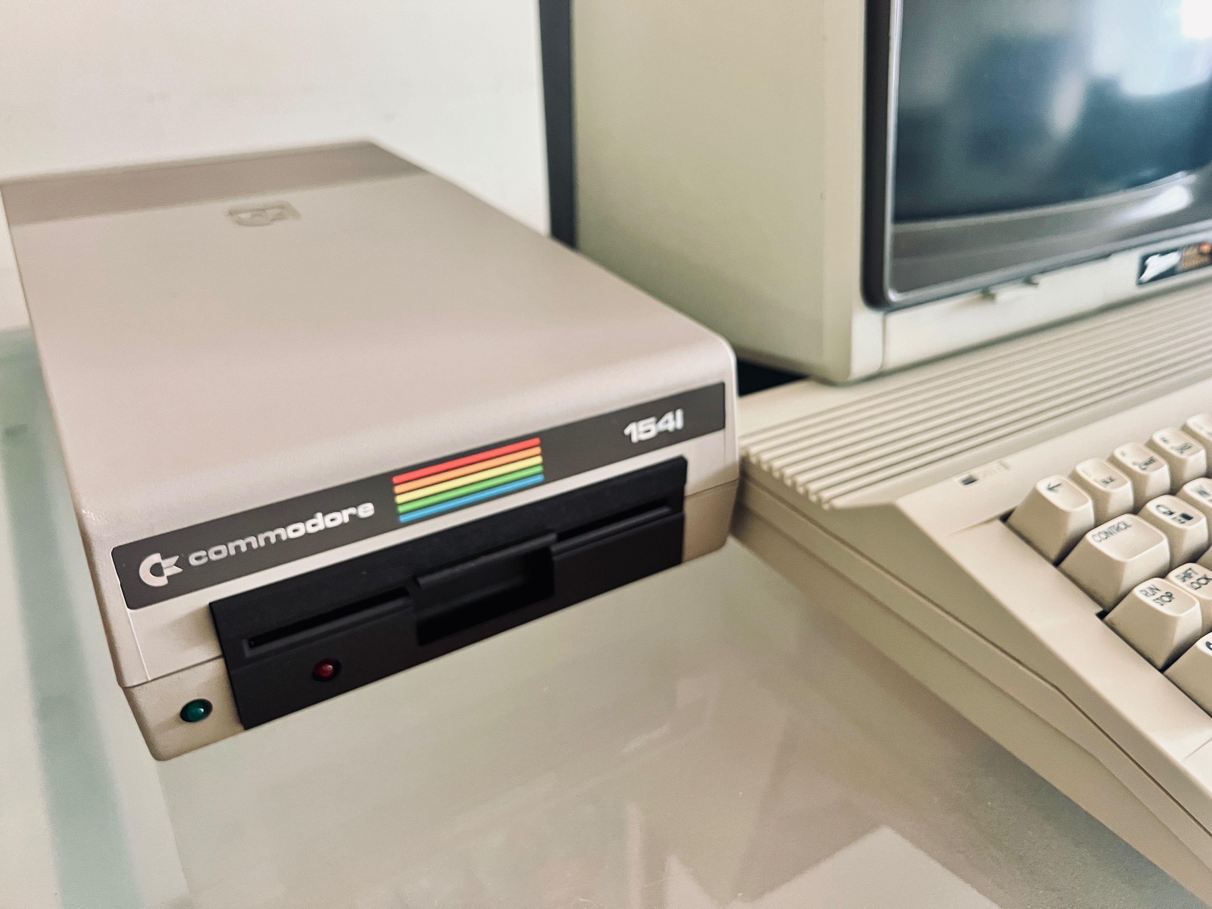 Commodore 64C - monitor / 100% original