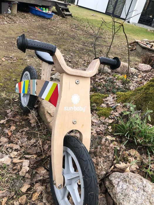 Rowerek biegowy z drewnianą ramą