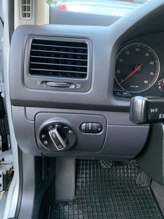 Гольф 5 1.6 МРІ 2006рік