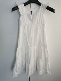 Biała letnia sukienka r. 146