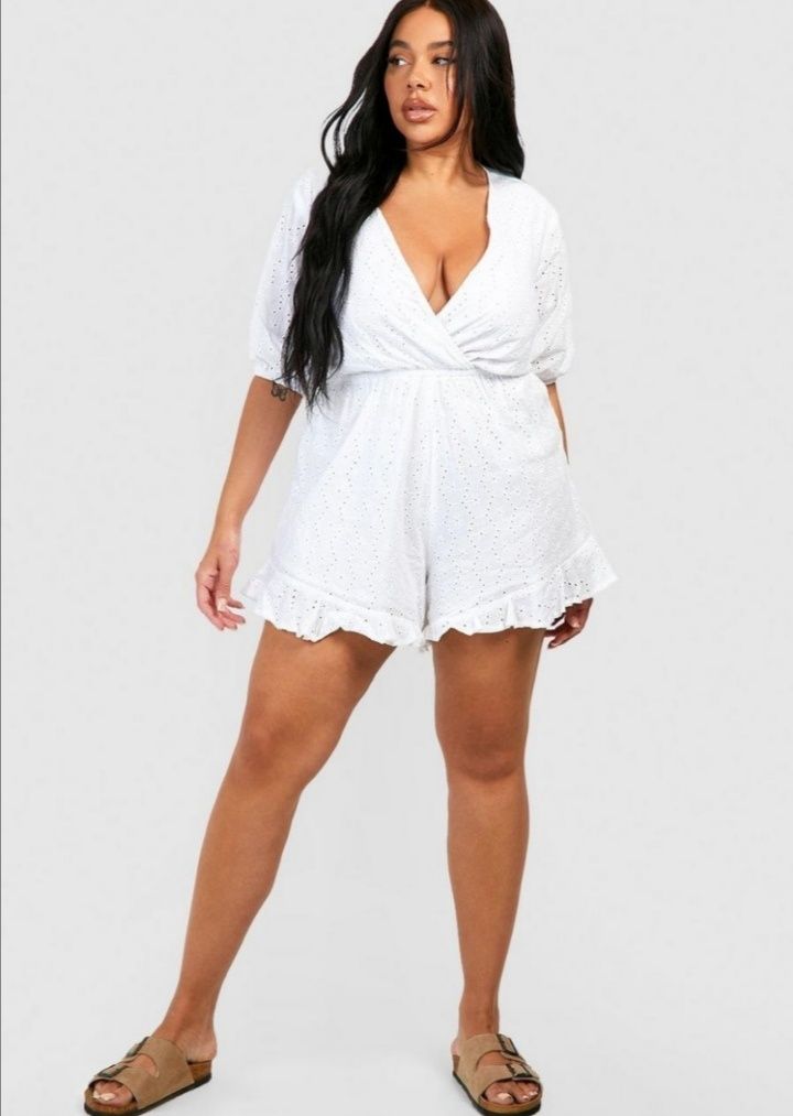Boohoo kombinezon ażurowy biały xxl 44