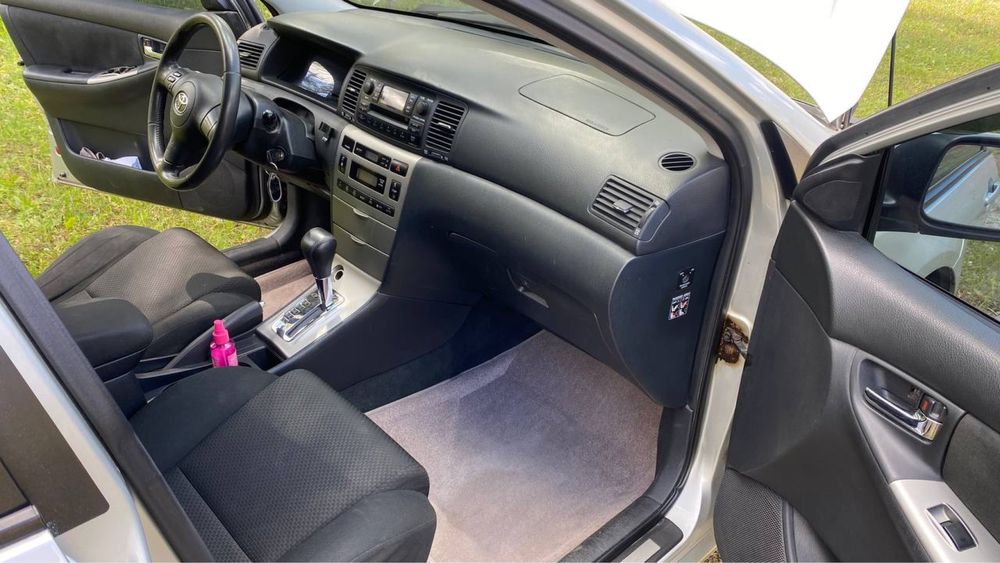 Toyota Corolla 1.6 автомат