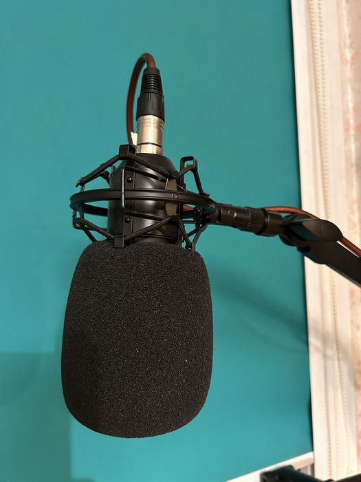 Mikrofon studyjny, pajak, oslona, skrzynka, przewod