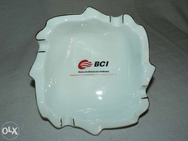 Cinzeiro BCI em porcelana