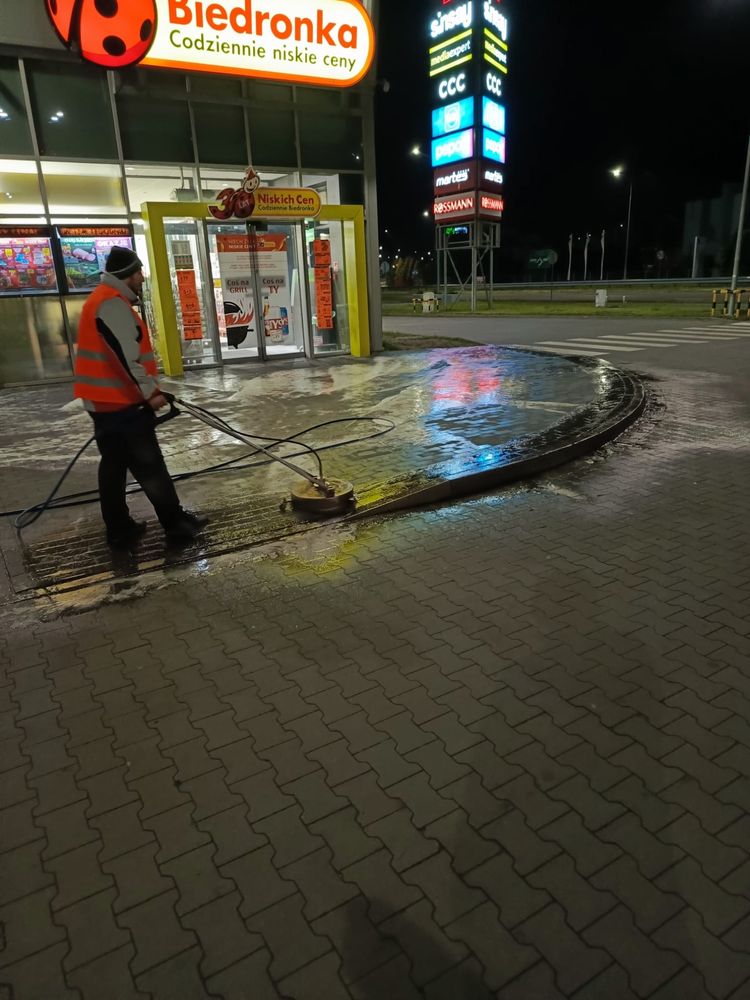 Mycie kostki brukowej, elewacji, dachów
