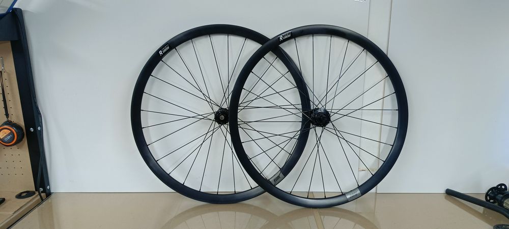 Zestaw. Koła Rose R Thirty Disc Gravel .28"