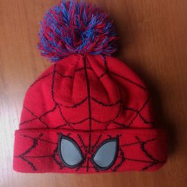 Czapka Spiderman z pomponem - 3-6 lat - stan idealny