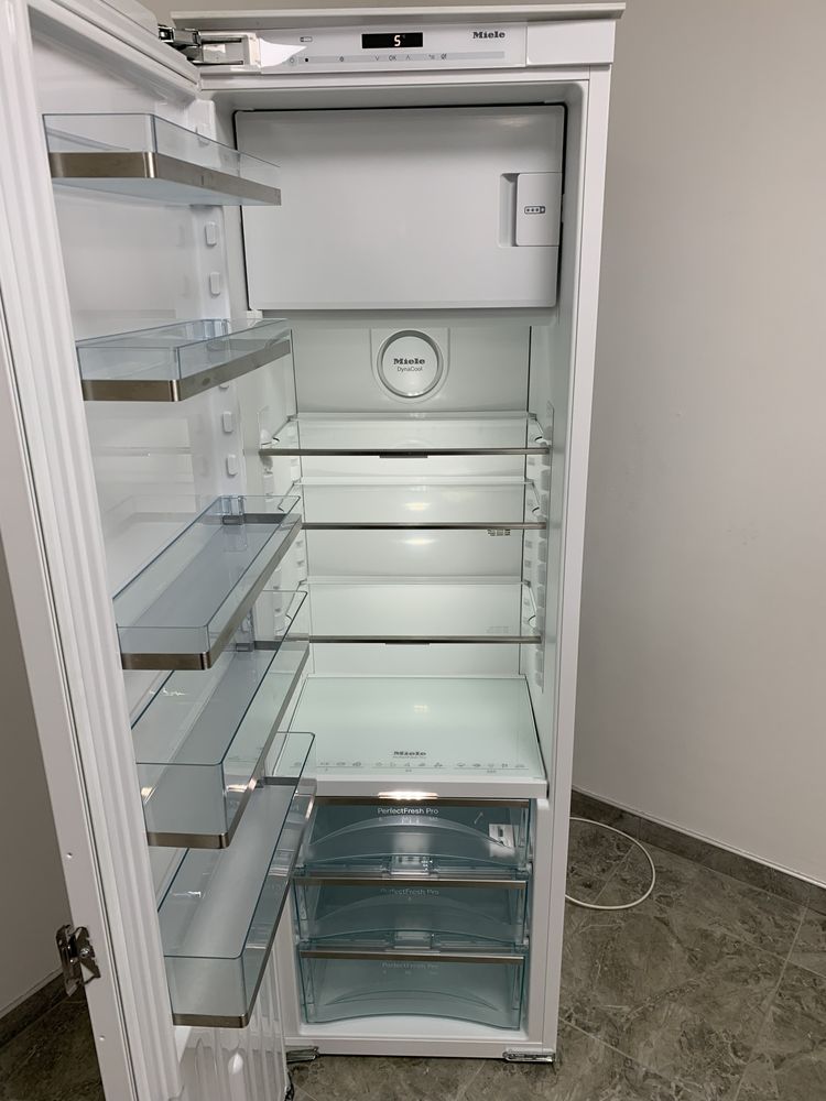 Холодильник Miele K37682