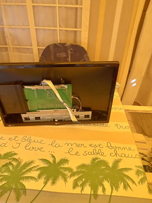 Vários componentes para televisores LG