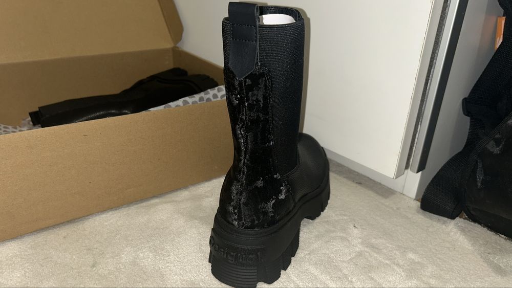 Botas pretas para mulher - DESIGUAL
