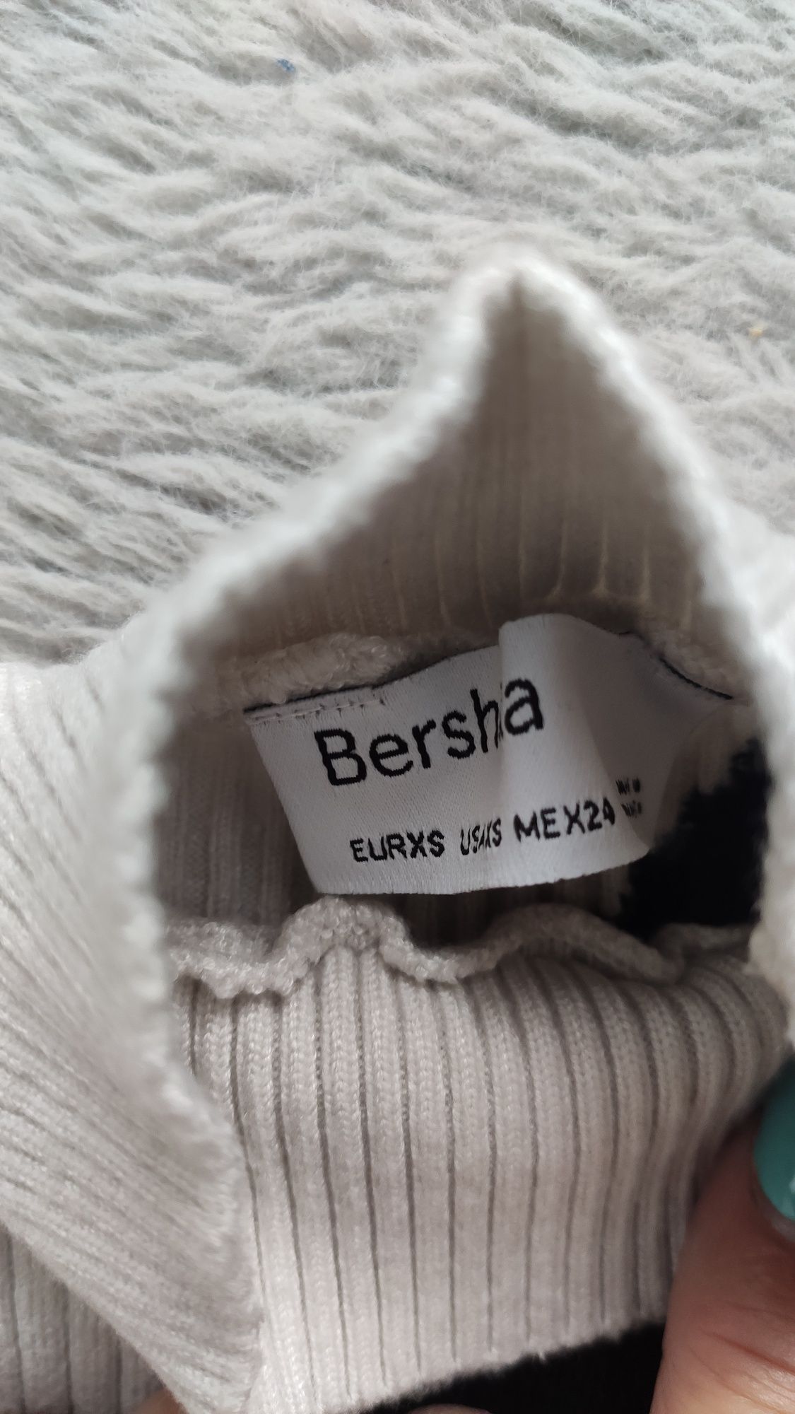 Bershka sukienka ołówkowa prążek