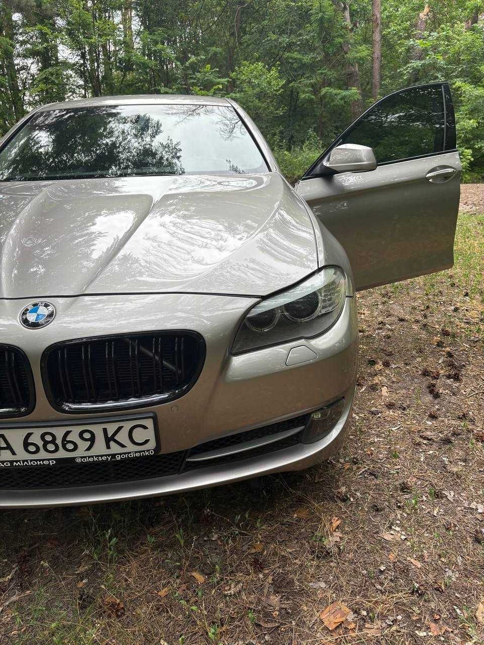 Офіційна BMW 5 series F10 в гарному стані М руль