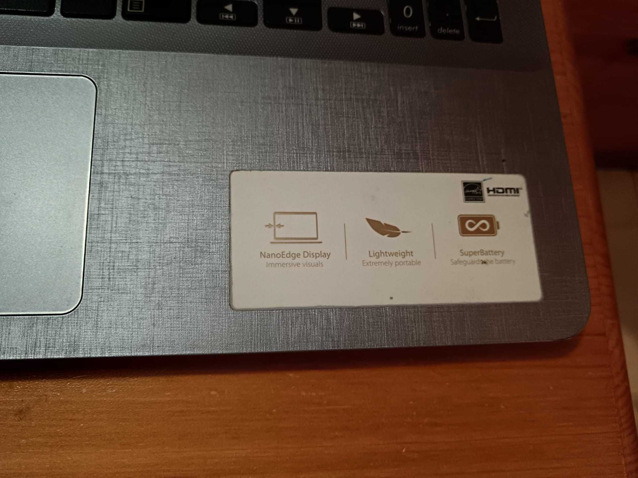 Portátil Asus F507M