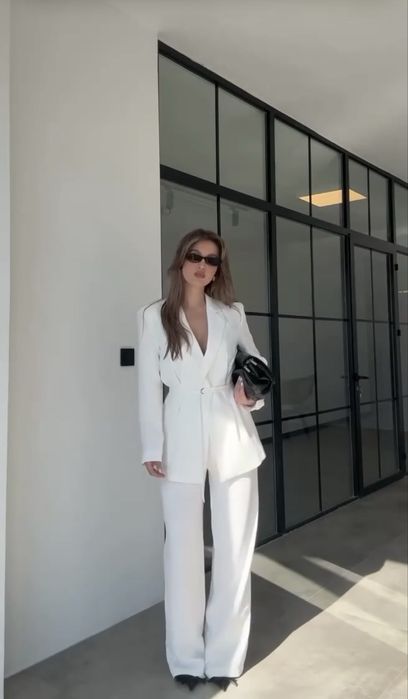 Костюм класичний білий