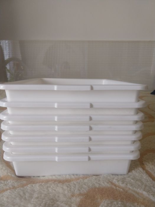 Tace/pojemniki, cena za 8 sztuk