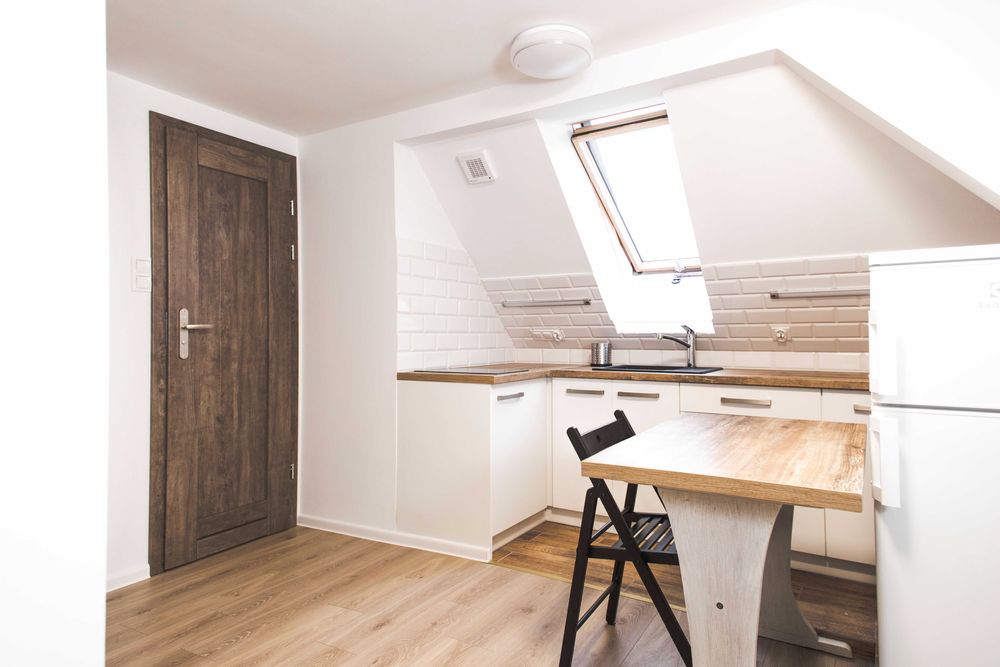 Kawalerka w Oławie 2300 zł - bez dodatkowych opłat.