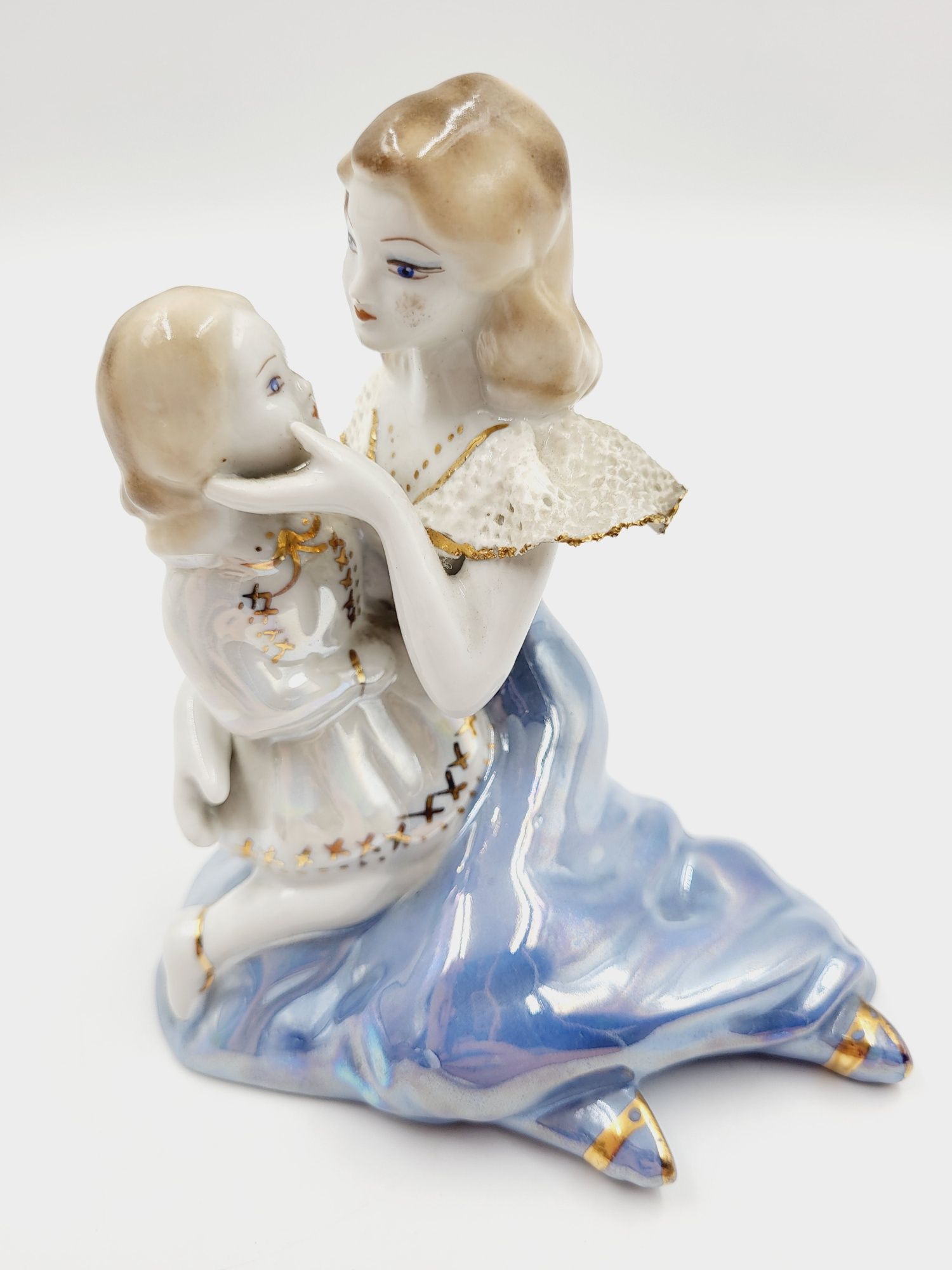 Śliczna porcelanowa figurka matki z dzieckiem