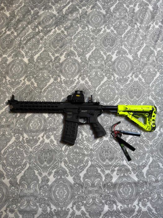 AEG G&G GC16 Predator + mira + equipamento