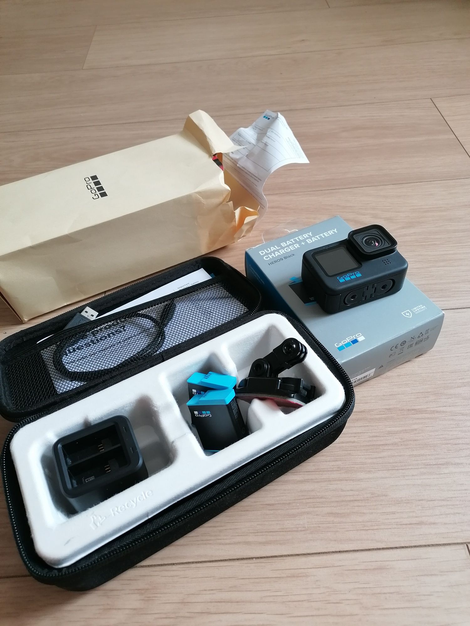 GoPro HERO 10 Black На Гарантии + Зарядная Станция и Батарейки!!!