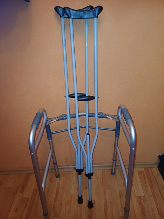 Продам костыли ходунки 500 грн.