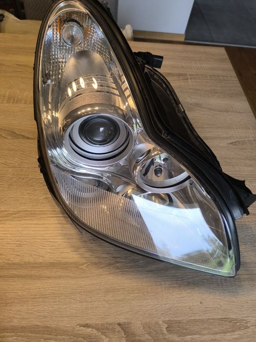 Mercedes CLS W219 przednia lampa prawa prawy przód Europa