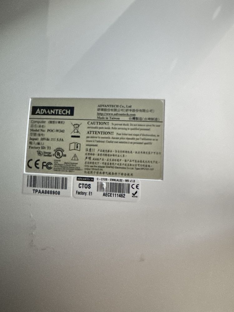 СЕНСОРНІ Моноблоки ADVANTECH POC-W243L AIO 23.8” IPS i7-6600U/ 8gb/128