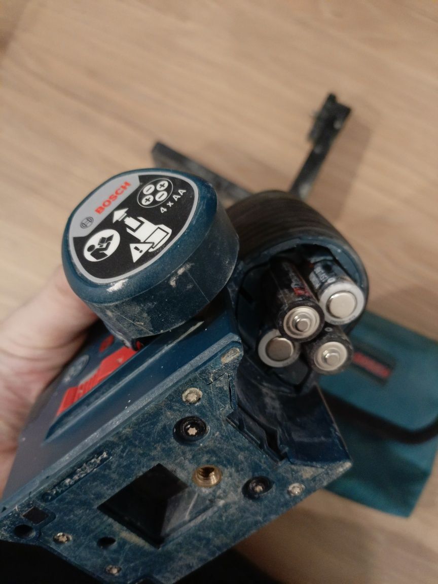 Laser krzyżowy Bosch GCL 2-50 C Professional liniowy poziomica