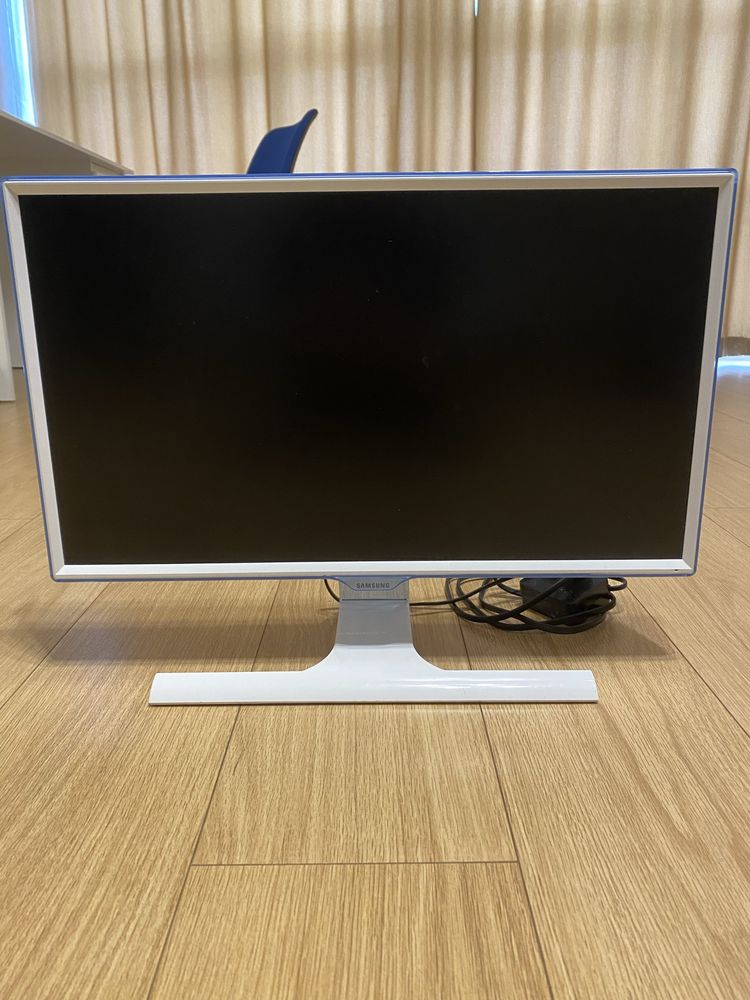 Монитор Samsung S24E391HL