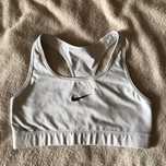 Спортивный топ nike, белый топ