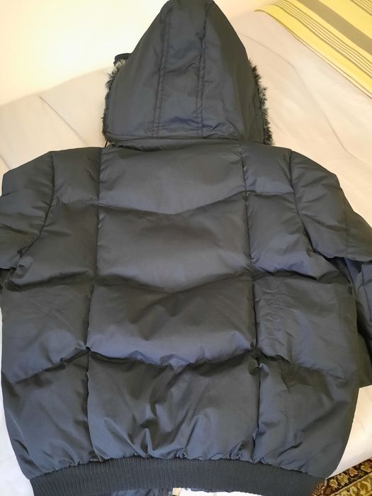 Vendo Kispo acolchoado preto novo por apenas 6 euros