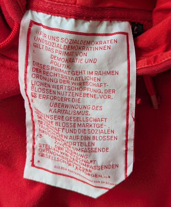 Червона толстовка від Manroof